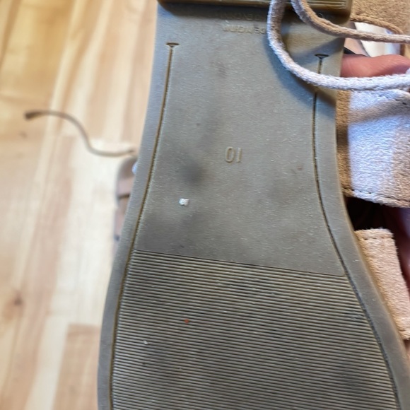 Old navy gladiator style faux suede sandals - Picture 2 of 6